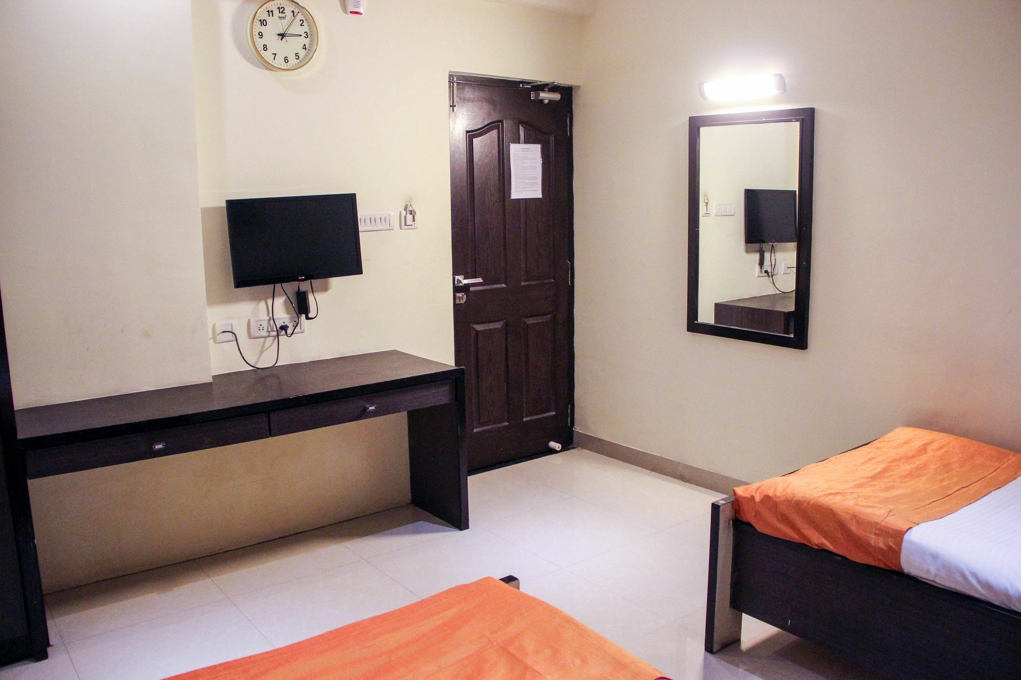 Oyo 5765 Chennai Residency T Nagar Hotel Esterno foto